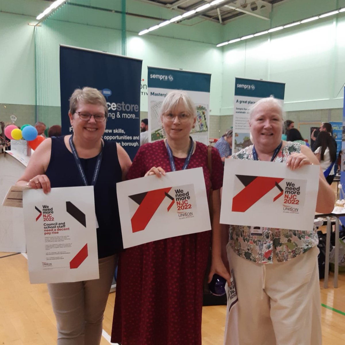 UNISONEastern's tweet photo. Basildon Council staff say: #WeNeedMore

Great to see so many council workers today all agreeing that we need to fight for better local government pay. https://t.co/FIrbllCF9x