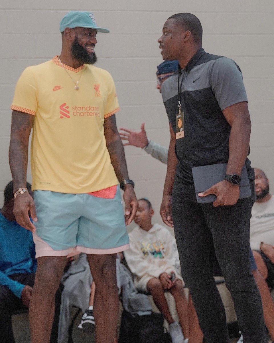 At EYBL talking basketball with LeBron. Both of value and love the game with unlimited passion. Going to be a long week at EYBL scouting and taking notes but I love this. -Stay locked in! #2022EYBL #LethalShooter