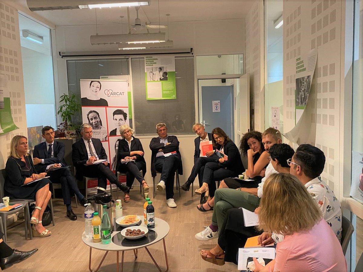 JCCOMBE's tweet photo. La lutte contre les LGBTphobies et l'accès aux droits des personnes #LGBT est une priorité du 
@gouvernementFR 

Avec @RomeIsabelle, nous avons échangé avec 3 associations du @GroupeSOS : l'Arcat, @Checkpoint_P et Altaïr

Bravo à eux pour leur engagement contre les inégalités! https://t.co/dl8UxTomJt