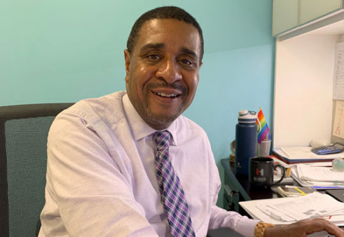 Today we’re featuring Harold Phillips 📢

Harold is a Black man living with HIV, leads the U.S. Whitehouse’s Office of National AIDS Policy (ONAP)

Read more about Harold and what he does here:

poz.com/article/us-fin…

Photo credit: <a href="/pozmagazine/">POZ Magazine</a>