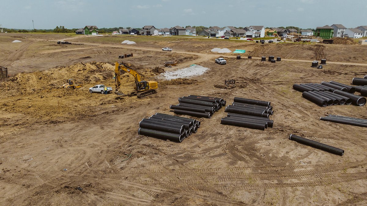 ESS_emerysapp's tweet photo. Check out our #ProjectProgress! π§
We are deep into our #ESSKC Woodlawn subdivision project...literally.
After two weeks of rain delays in May, the sanitary pipe crews are still finishing on time πβ Way to get the job done the #ESSWay!
#heavycivilconstruction https://t.co/j7rufhXhNp