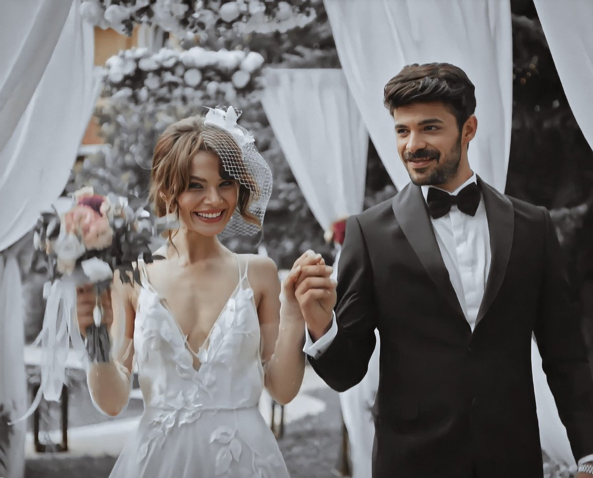 kayipgiderken's tweet photo. daha gerçek düğünlerini görecektik 

GizliSaklı FinalOlmasın https://t.co/qDb5Yy0l3o
