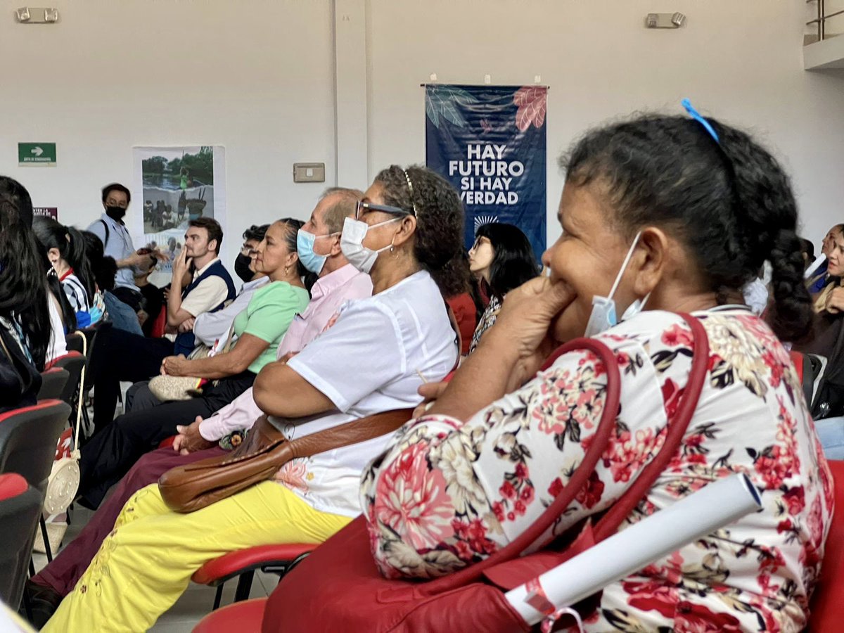MisionONUCol's tweet photo. Ahora en #Florencia, Caquetá, acompañamos a @ComisionVerdadC en la socialización de su Informe Final. En un emotivo encuentro las víctimas, lideresas y líderes defensores de derechos humanos, comunidad e instituciones ratifican el mensaje #HayFuturoSiHayVerdad 🕊️ https://t.co/rjrtnYfAuO