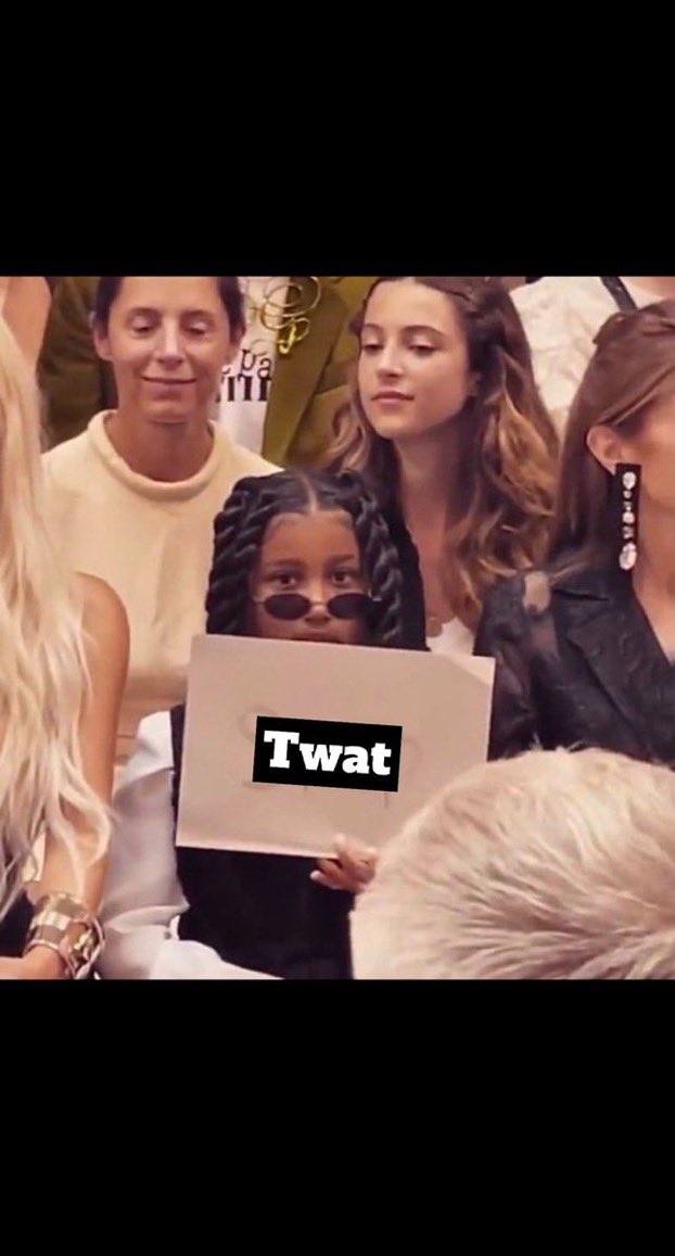 badgal48394385's tweet photo. Me in the crowd looking at Dami  in the finales #LoveIsland https://t.co/BHVmVAYl1u
