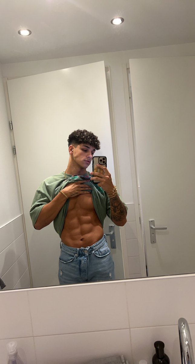 alphasepanta's tweet photo. Been in meetings all day. Doing something useful. So not much online today. Will be online later tonight. While I’m busy, serve me. Make urself useful to me. https://t.co/SAHEKmjKAj