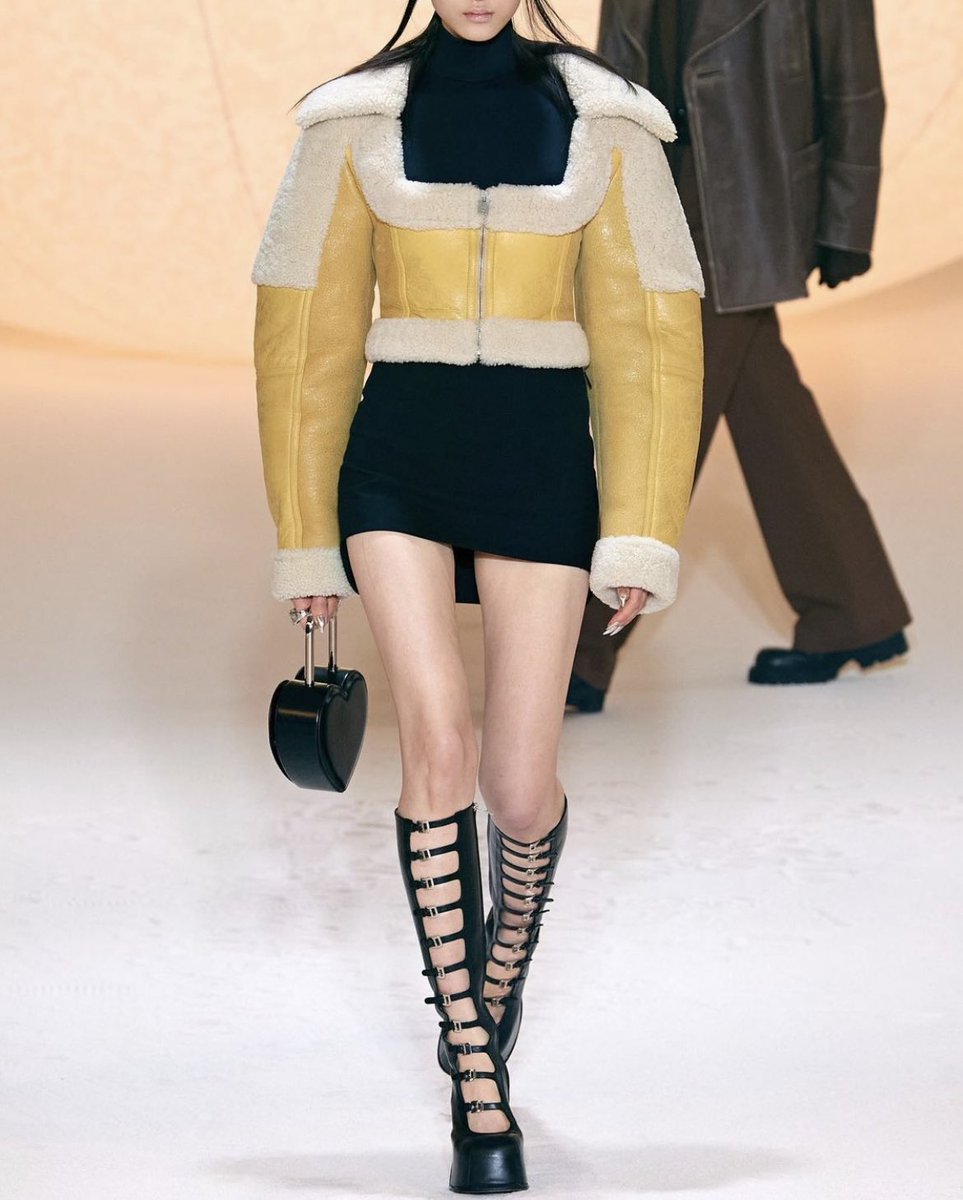 honsooI's tweet photo. ambush fw22 https://t.co/pj3EcGwc5D