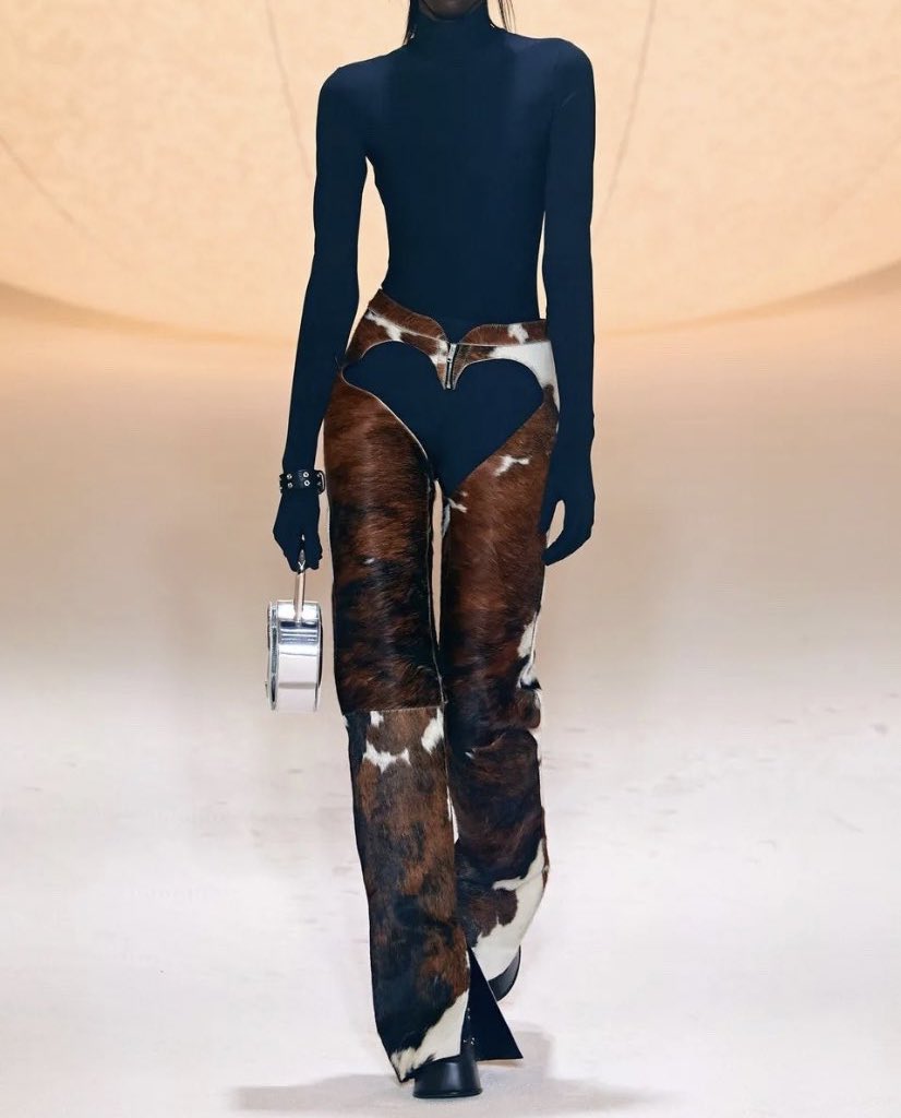 honsooI's tweet photo. ambush fw22 https://t.co/pj3EcGwc5D