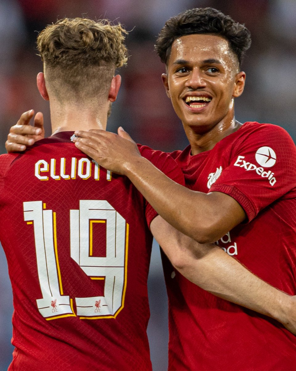 LFC's tweet photo. This pair 👌

#LFCPreSeason https://t.co/ue94vyDNMg