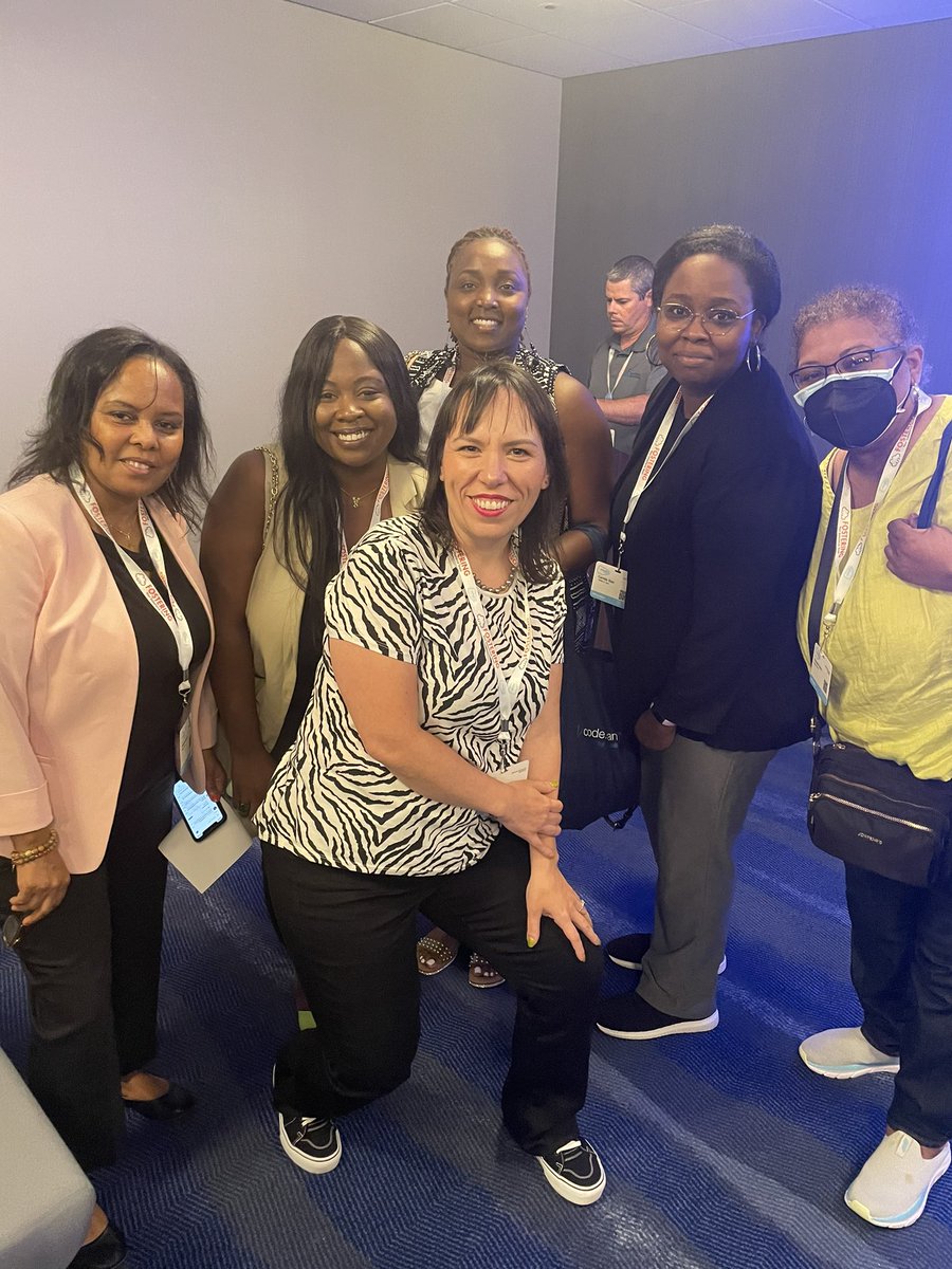 rlvanessagrant's tweet photo. Hanging out briefly after Oge Nwachukwu wonderful business analysis session with the @gemsintech! @charisevl #MWD22 https://t.co/AfgDGNcevK