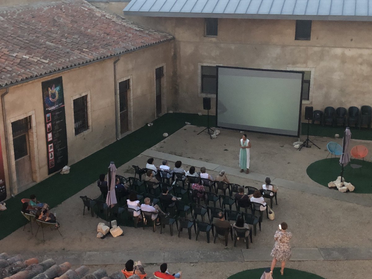 iberoamericanaT's tweet photo. A unos minutos para comenzar @mamairenedoc con @MonteLaReinaes 
Día maravilloso para unir vinos de Toro y cine de los Andes
#C2IHM https://t.co/bw3oEFgZU8
