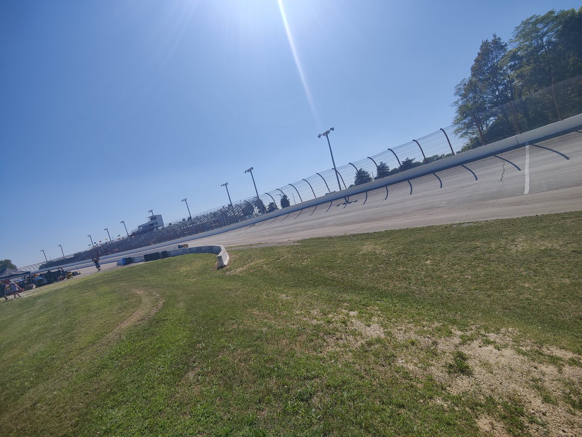 LongStImages's tweet image. From the high banks of @FastestHalfMile, follow along as I bring you photos from tonight's @USACNation Silver Crown event!