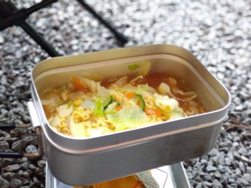 キャンプで料理がめんどくさい 手抜きする8つの方法と子供が喜ぶメニューを紹介 キャンパーズ