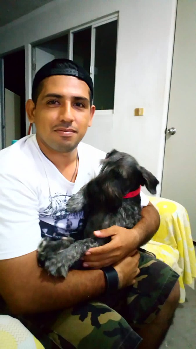 waazii's tweet photo. Lo más difícil de todo es dejarlos ir :( #Pacheco #Pachy #Schnauzer (11/09/2015 - 21/07/2022) https://t.co/vSckpSOisB