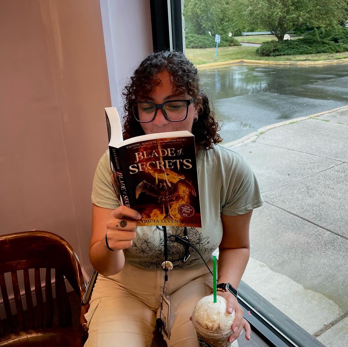 BNFarmingtonCT's tweet photo. Has anyone else been on a #YA #scififantasy binge lately?
Good thing our #bnmonthlypick #BladeofSecrets fits the bill perfectly! And the sequel already has come out, so all the better to binge!
#bnfarmingtonct #bnbuzz #booktokchallenge #bookstagram https://t.co/tgHVkiOd75