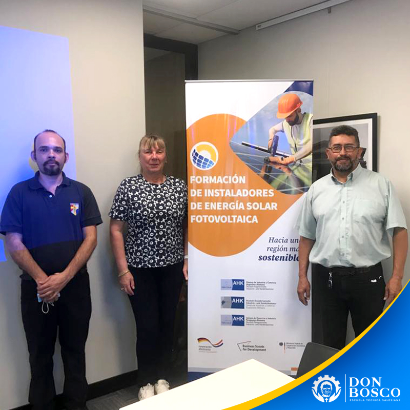 Los prof. Eulalio Amarilla y Víctor Duarte participaron en la Capacitación en Sistemas Fotovoltaicos de la Cámara Paraguayo-Alemana,desarrollado en conjunto con las Cámaras de Argentina y Ecuador y la Cooperación Alemana.