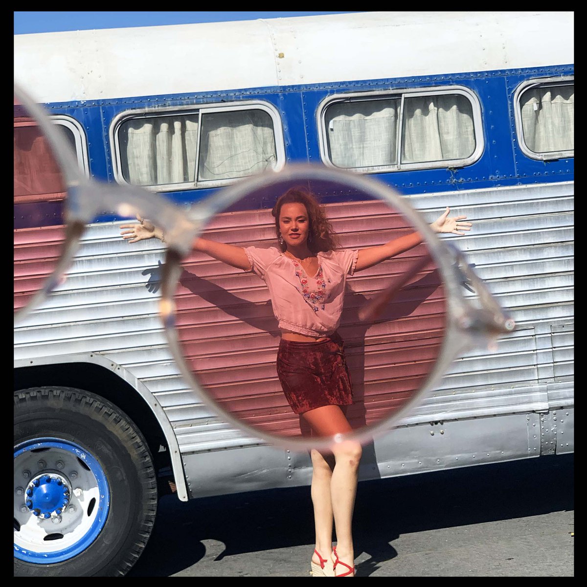 AlmostFamousBwy's tweet photo. Rose colored glasses and blue skies. #AFBWAY https://t.co/XProRFPgAc