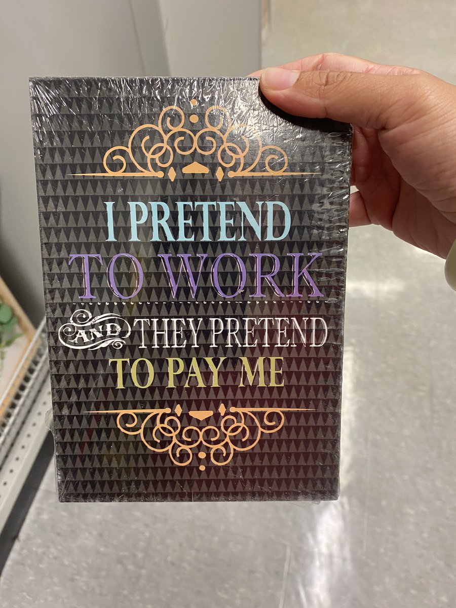 EVYSTADIUM's tweet photo. productive reading in dollarama today https://t.co/o6gRNGUeba
