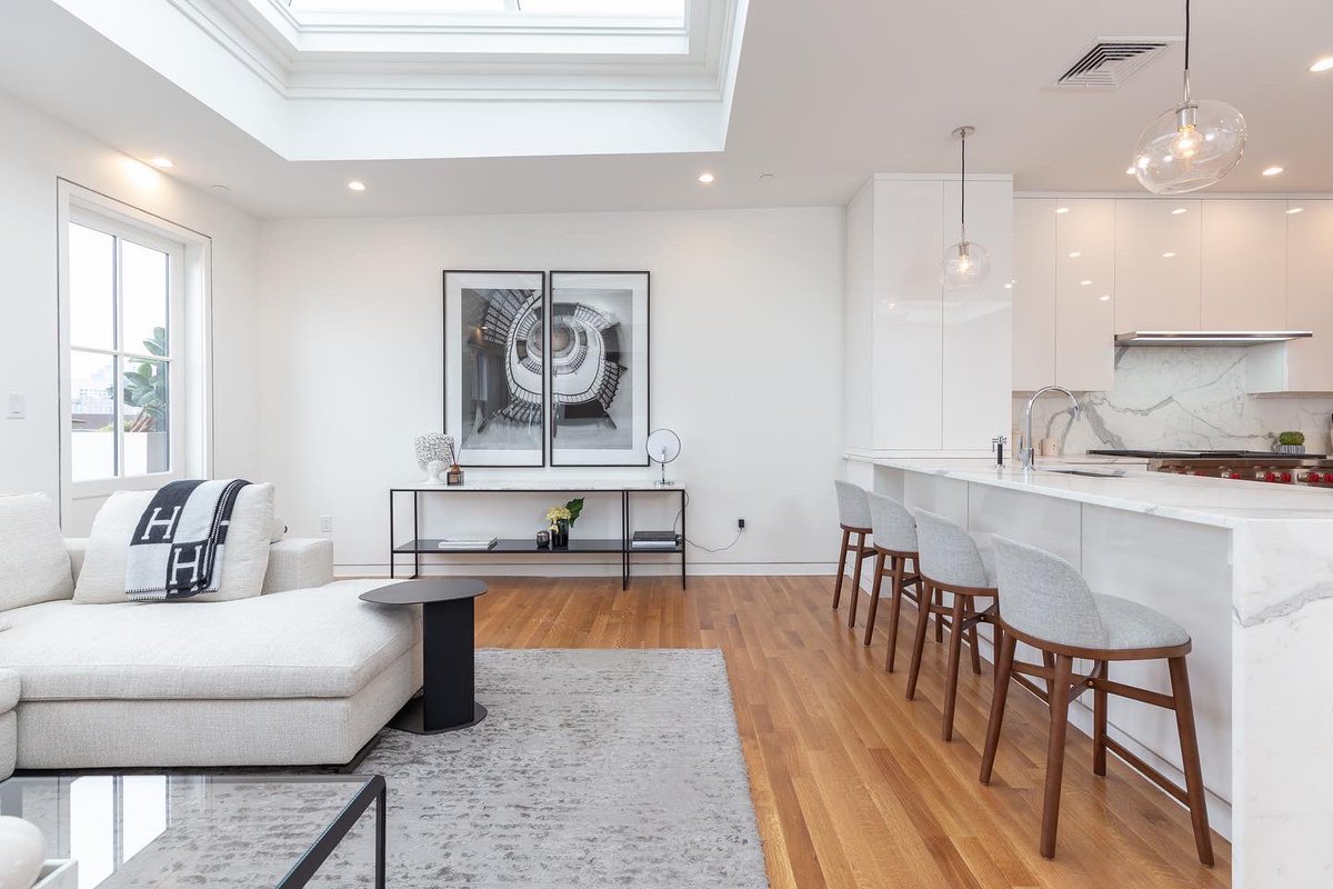 142 Beacon Street, Boston - Penthouse Triplex
4 Beds | 4 Full Baths | 2 Half Bath | 3,908 SqFt
2 Garage Parking | Offered at $11,300,000

Please inquire about select buyer or seller representation.

Michael Carucci
Michael.carucci@gibsonsir.com
617.901.7600