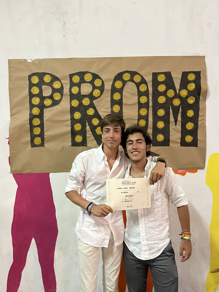 corunafnx's tweet photo. 🤩🎩👏🍀 #prom22 #elveranodesuvida https://t.co/N40OFM1w3M