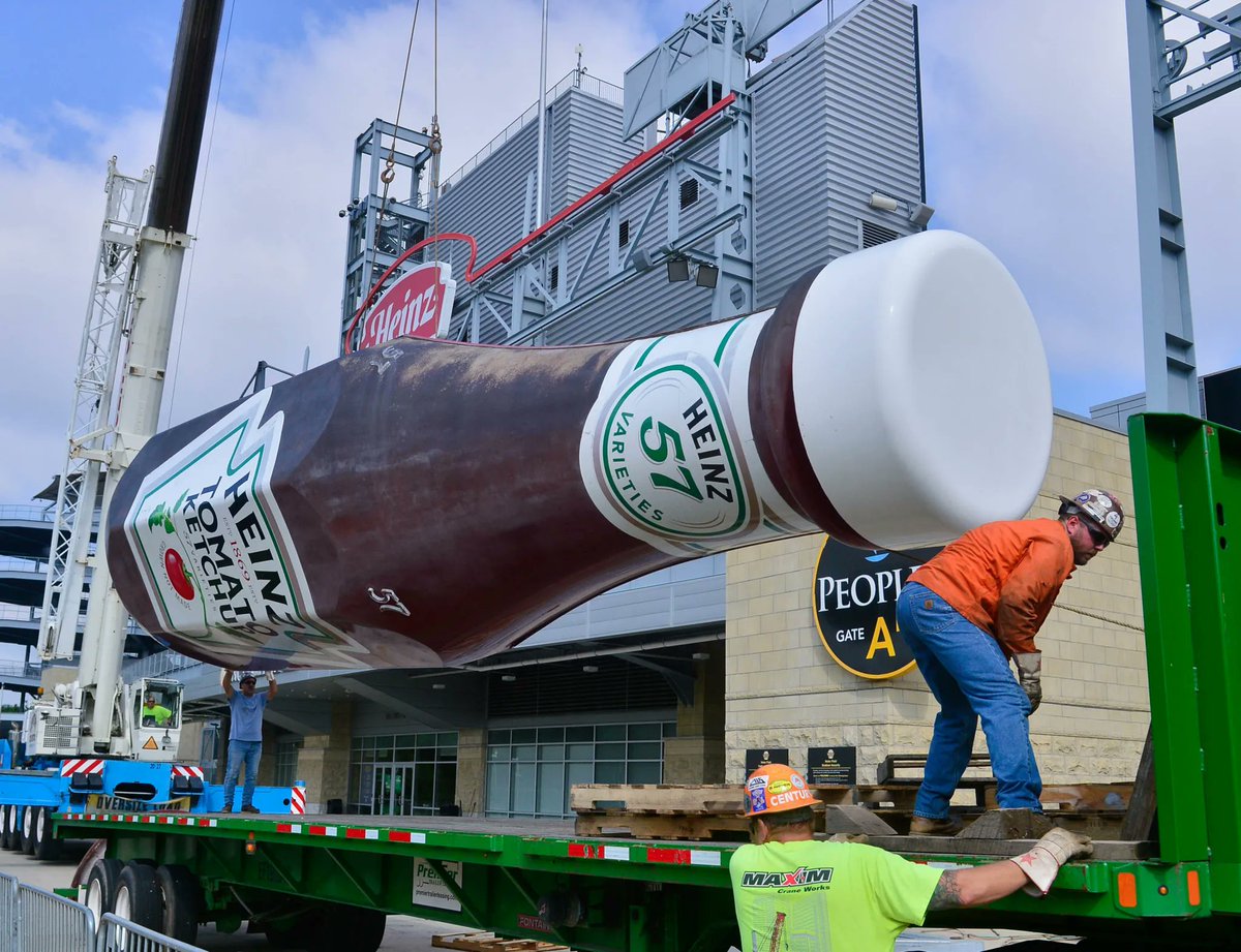 PghSteelersNow's tweet photo. Kraft Heinz and the Steelers have reached a five-year deal to continue the company's presence in Acrisure Stadium, the Pittsburgh Post-Gazette reports. 

https://t.co/YNamrk03kZ https://t.co/c1CI9A9eNn