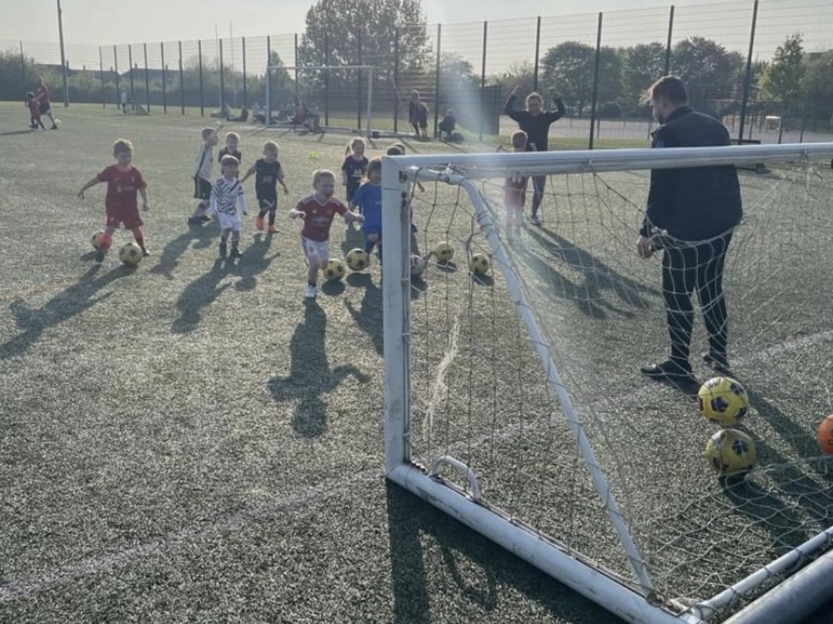 💫⚽️SPACES AVAILABLE FOR OUR FRIDAY BOYS FOOTBALL SESSION IN ELLESMERE PORT 

U3’s &amp; U4’s 
⏰5.30pm - 6.30pm

U5’s, U6’s, U7’s, U8’s &amp; U9’s 
⏰5.30pm - 6.30pm

📍| The Ellesmere Port C of E College, Ellesmere Port CH65 6UW

Book on through the link 👇 

aw-coaching.class4kids.co.uk