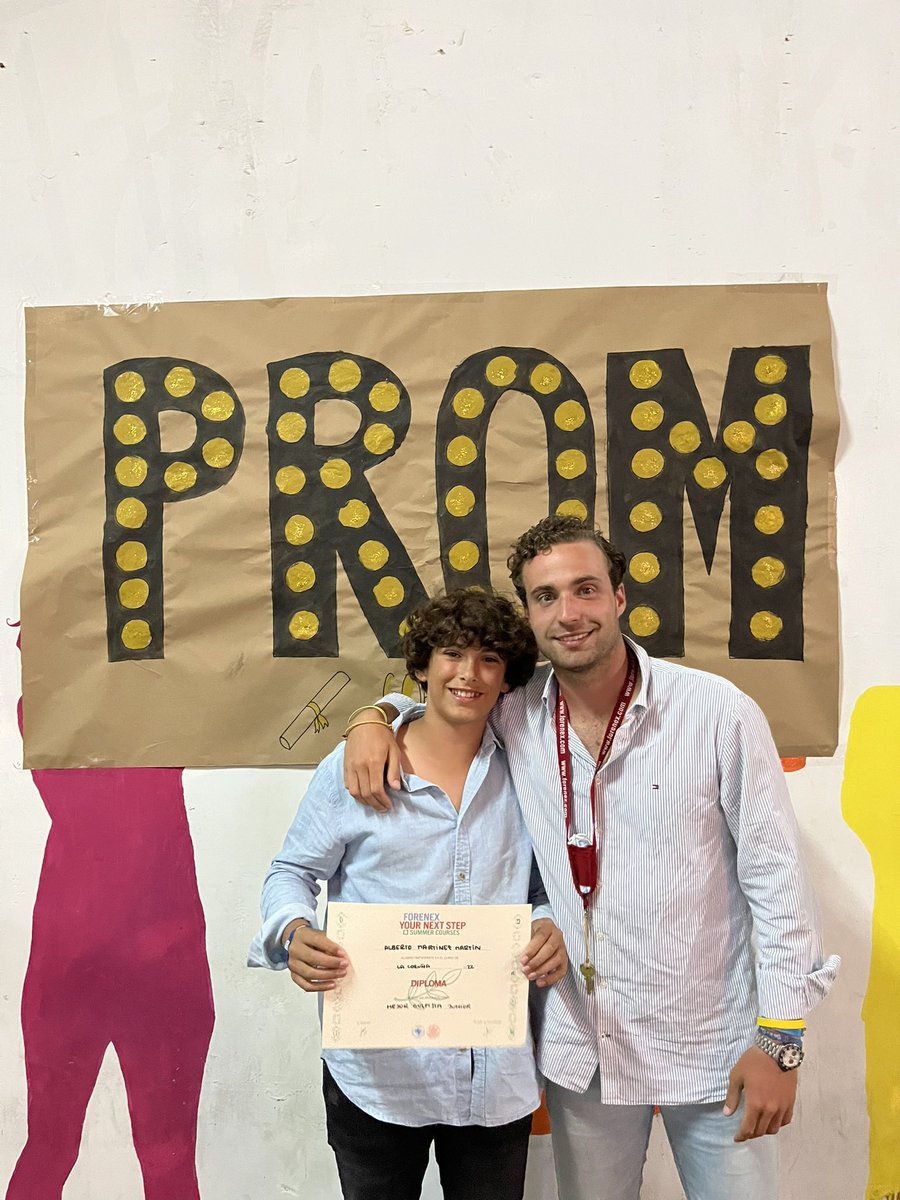 corunafnx's tweet photo. 🤩🎩👏🍀 #prom22 #elveranodesuvida https://t.co/A5aRQaKqrA