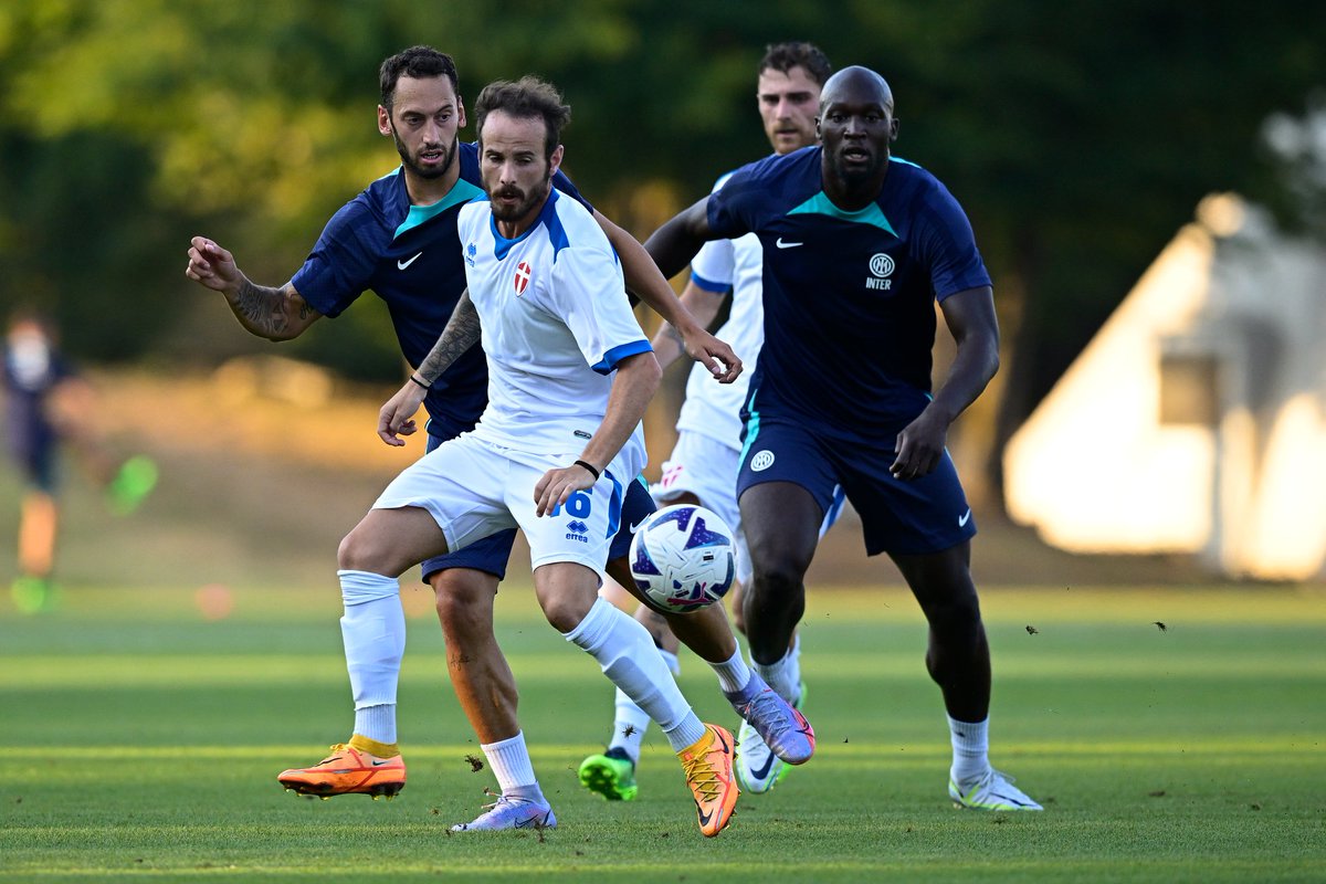 novarafootballE's tweet photo. 📸 #InterNovara
Aquí el resumen del juego 👉 https://t.co/CLDaKrbmt7
#ForzaNovara #NovaraFC #novarafootbalclub https://t.co/qenaC0Xbt7