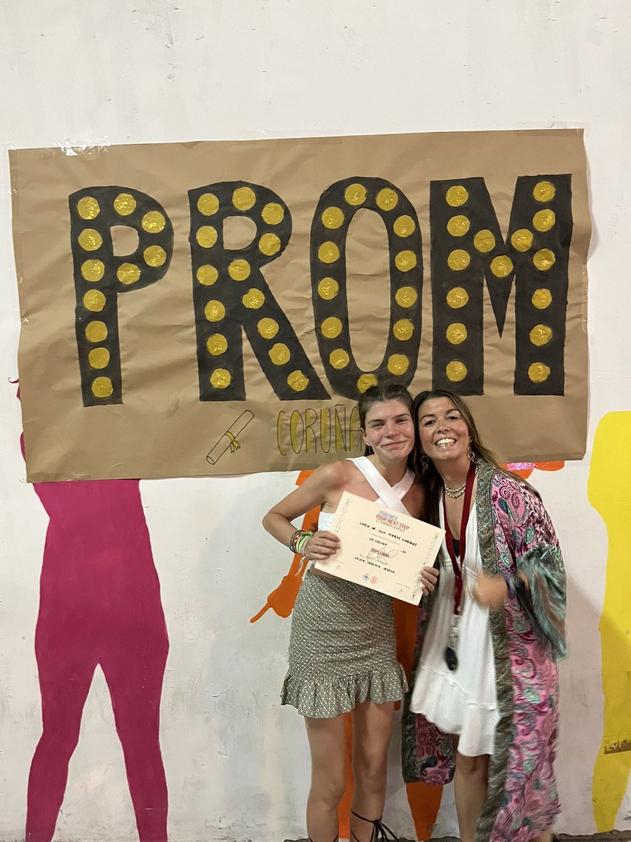 corunafnx's tweet photo. 🤩🎩👏🍀 #prom22 #elveranodesuvida https://t.co/3hqV0Ikkq7