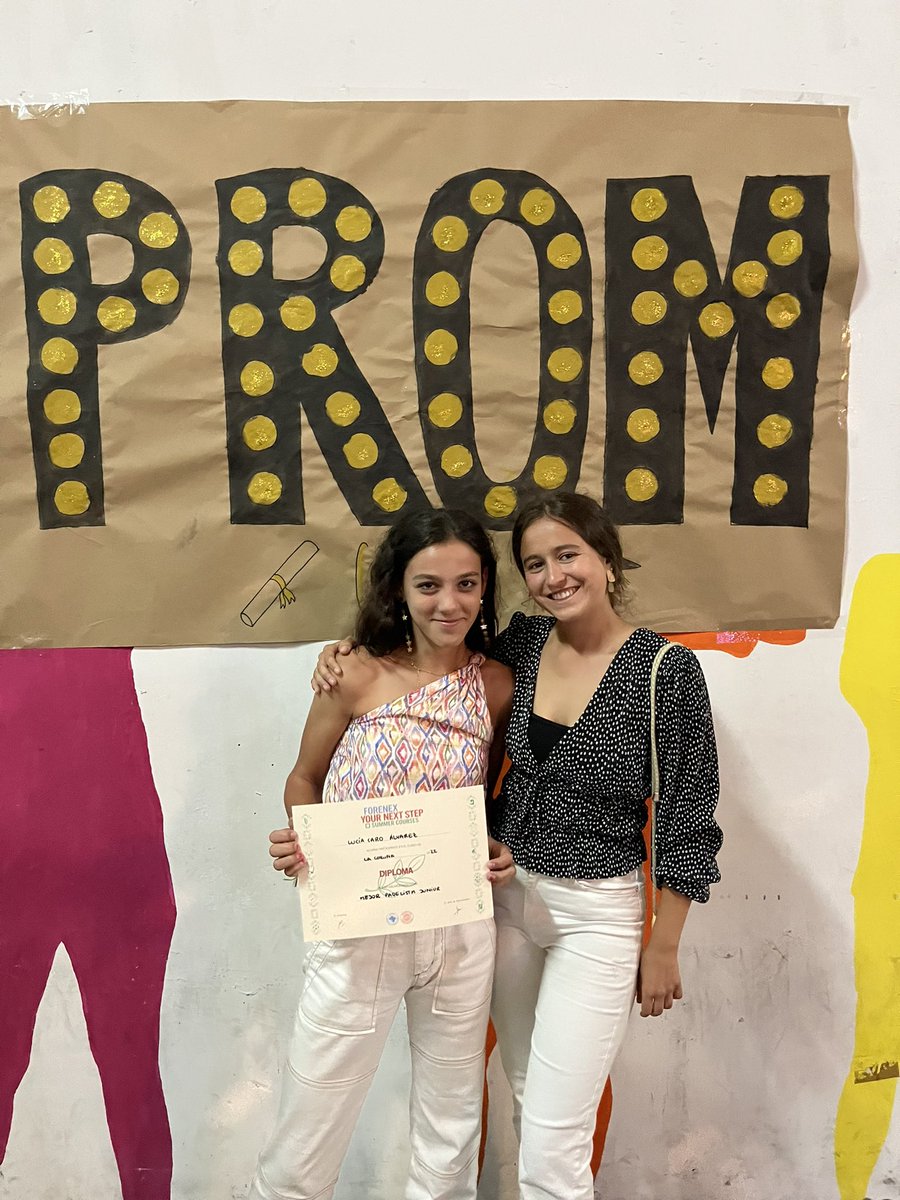 corunafnx's tweet photo. 🤩🎩👏🍀 #prom22 #elveranodesuvida https://t.co/Osynkurh70