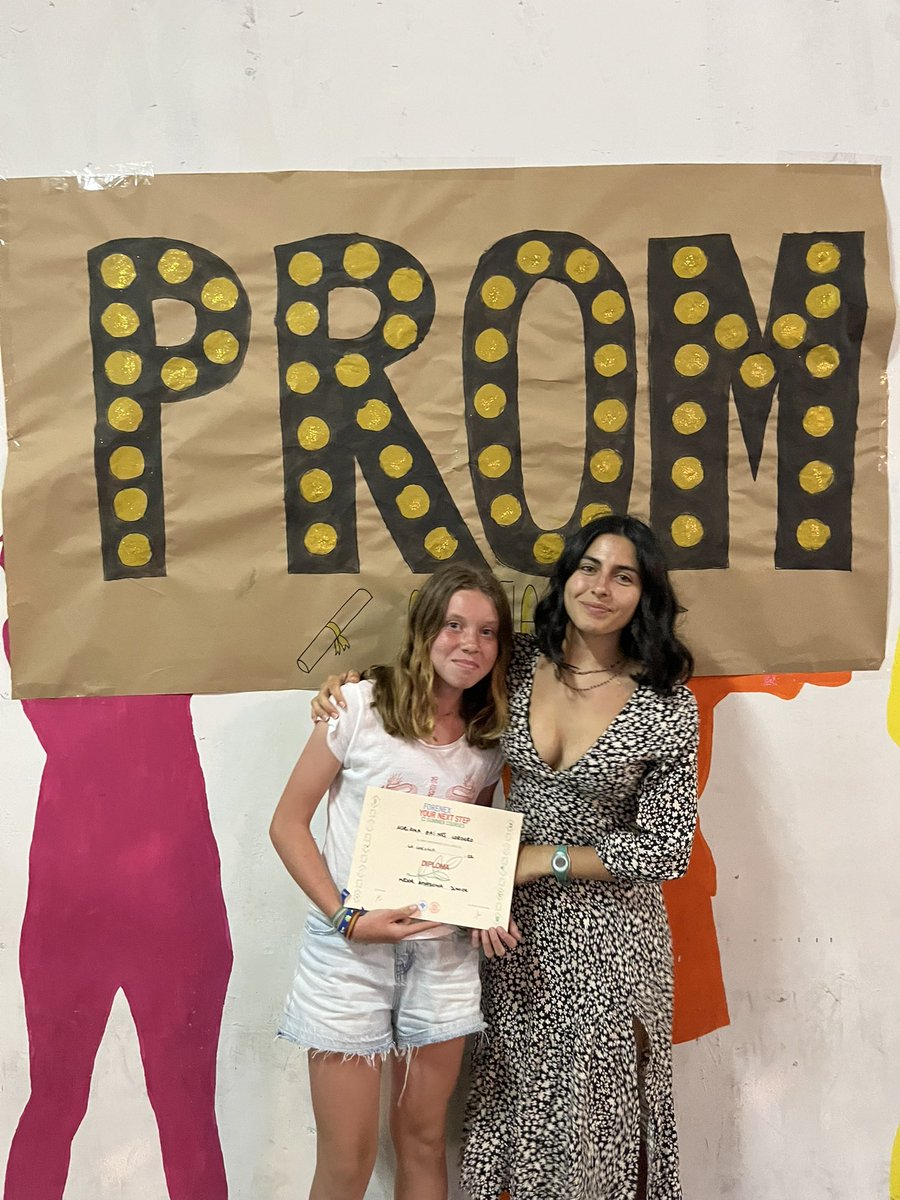 corunafnx's tweet photo. 🤩🎩👏🍀 #prom22 #elveranodesuvida https://t.co/tgL3eKGf2D
