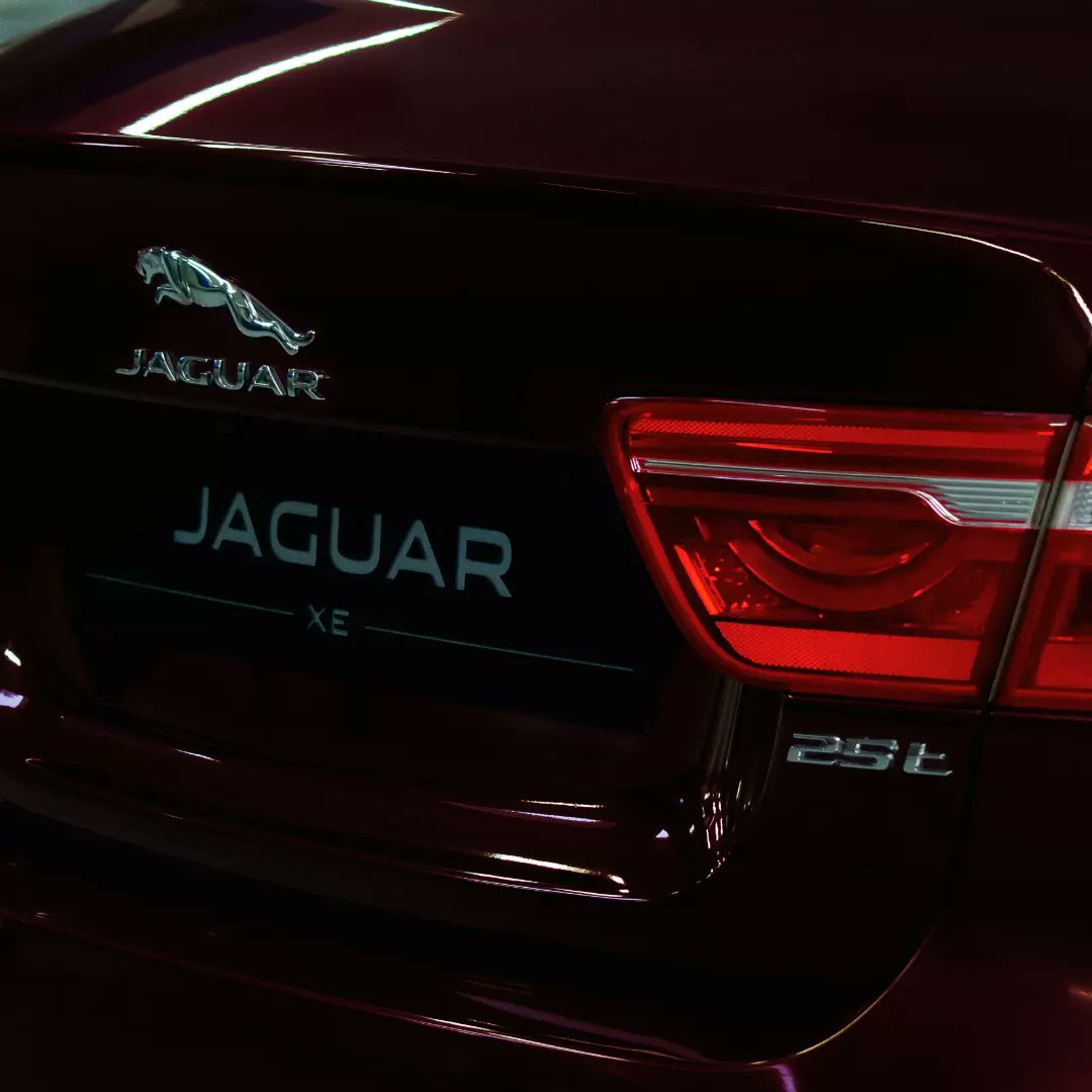 juiceman_twist's tweet photo. Did a little shoot for the Jaguar XE 
@Jaguar https://t.co/VXUbU3Npg7