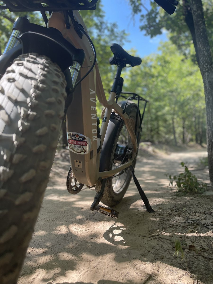 KennyHi74002794's tweet photo. Riding @TurkeyMTN @SpokeHouse #rideshare #thismachinetulsa #healthylifestyle #community #nineoneeight #stayhumbleandgrind #ebikelife  #transportation #tulsa #brokenarrow #future #people #work 🚴🏼 💜 https://t.co/kVHRRetjL6