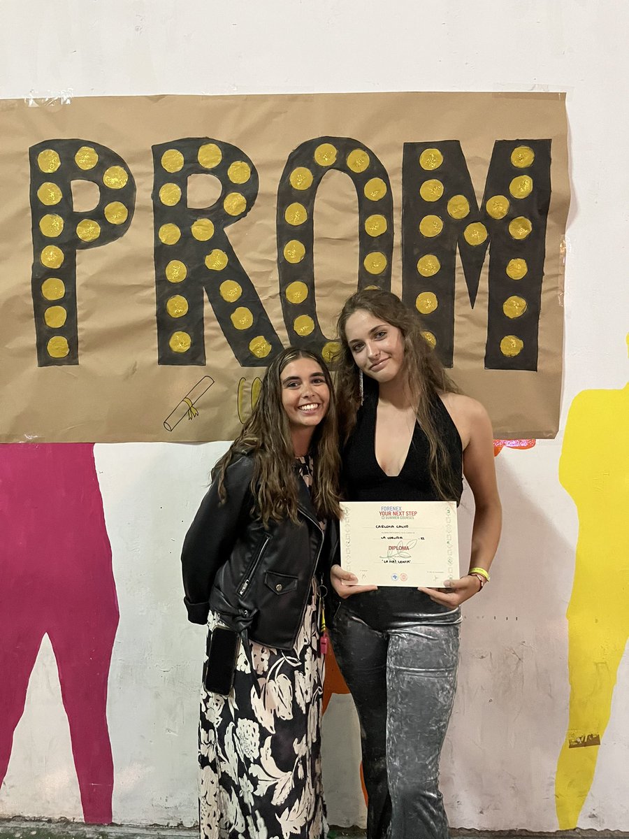 corunafnx's tweet photo. 🤩🎩👏🍀 #prom22 #elveranodesuvida https://t.co/f3E5CHi9wi