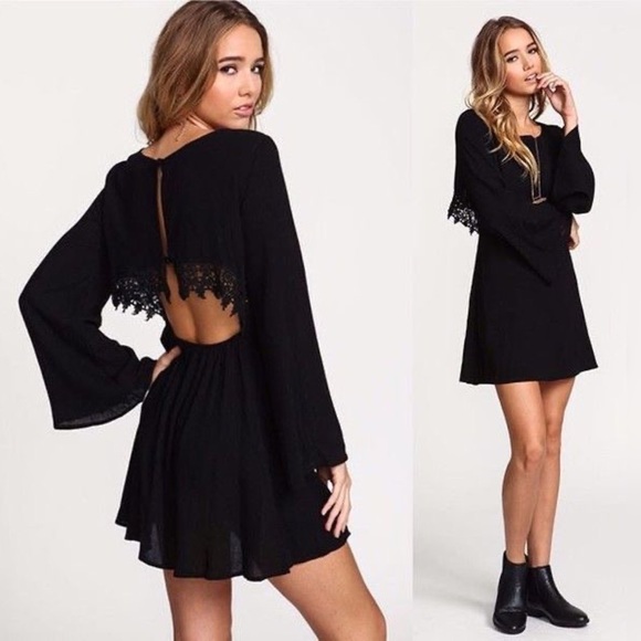 oly_babe's tweet photo. So good I had to share! Check out all the items I'm loving on @Poshmarkapp #poshmark #fashion #style #shopmycloset: https://t.co/LjrrFAahsj https://t.co/cYFwGxcGFi