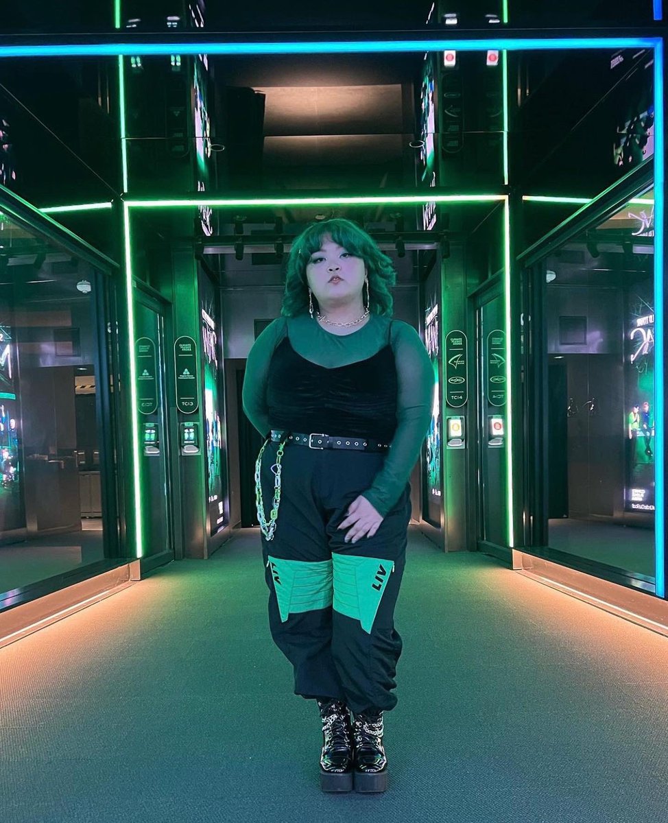InssadaUS's tweet photo. INSSA's Fit check💚

#INSSADAwasHere at Stray Kids 2nd World Tour "MANIAC"

[📸] INSSA, Nemiko

#INSSADA #INSSADAAmbassador https://t.co/4Ub6krUEt8