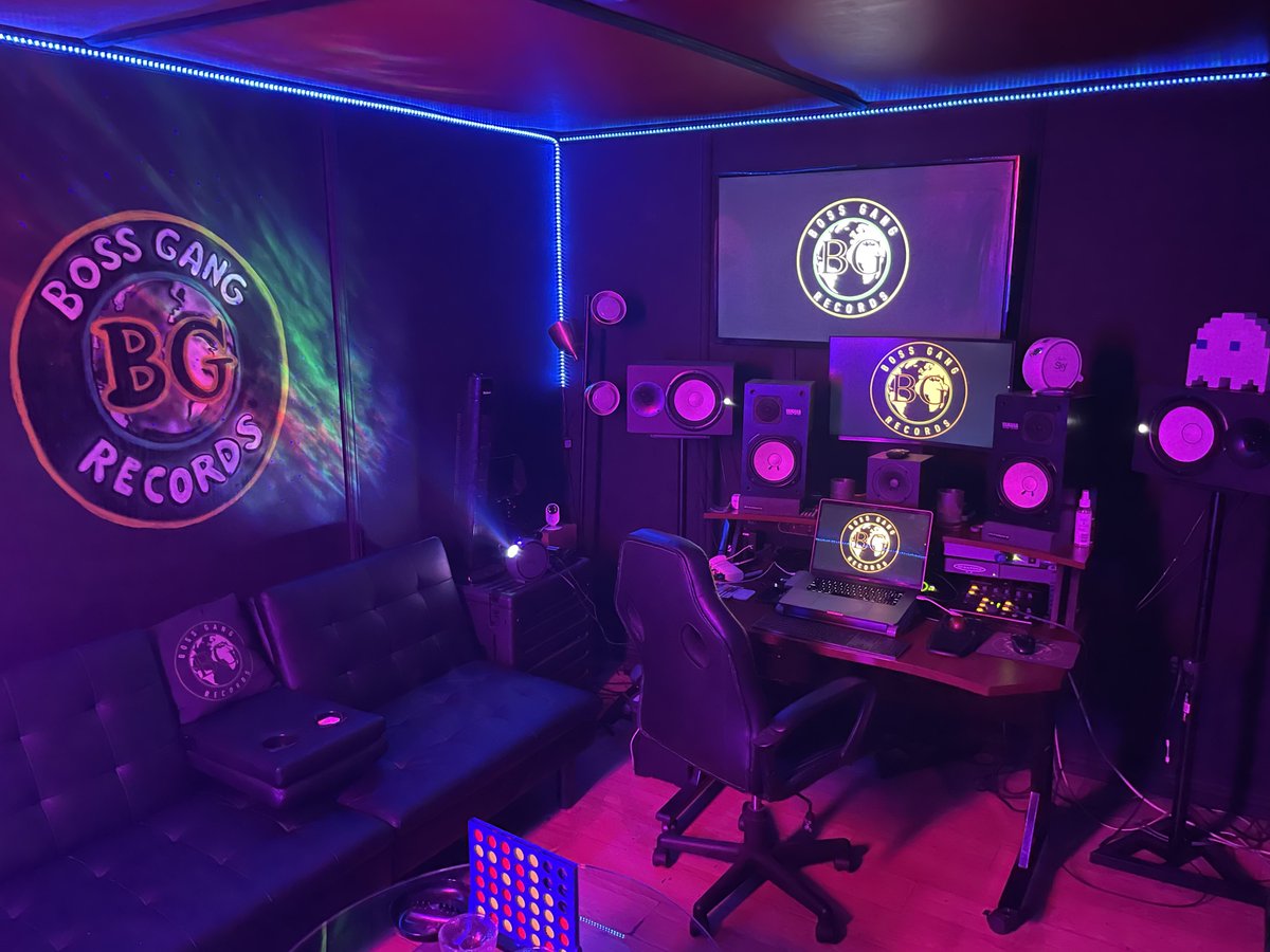 twogsbg's tweet photo. 3 Shades Of Boss Gang Studio 🎨 https://t.co/4lit9hlrqk