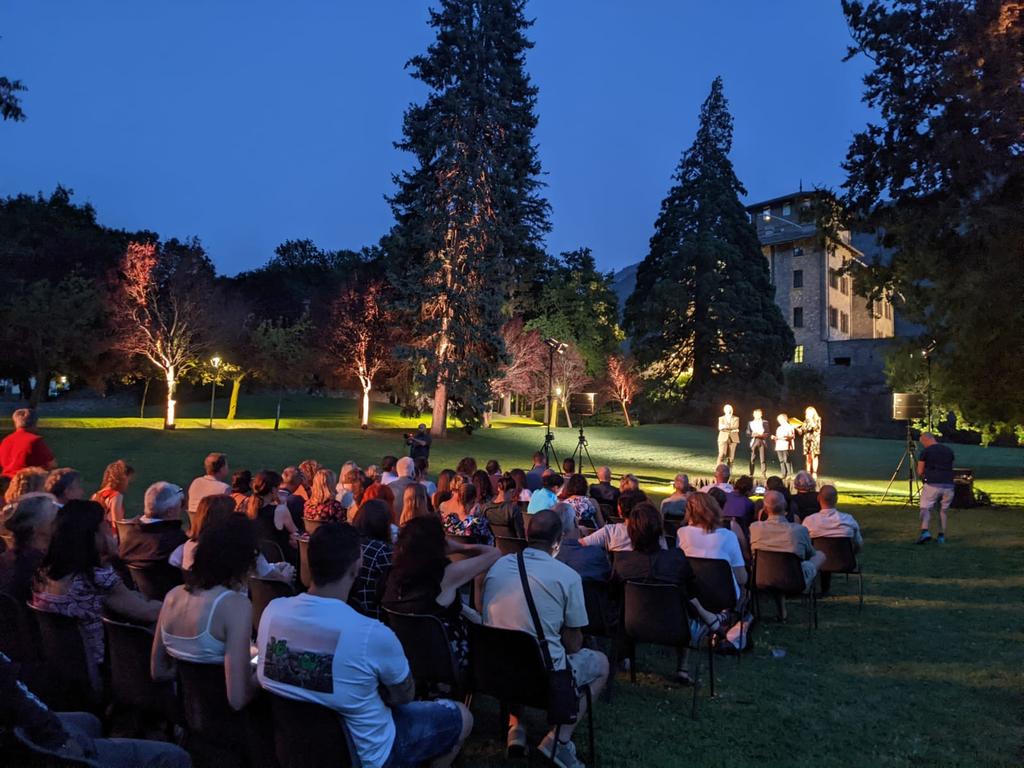 CultureVdA's tweet photo. #21luglio Al #castelloGamba risplende la grandiosa #Orbita di Massimo Uberti!
#Light #Art al #museo di arte moderna e contemporanea della @Valle_dAosta 
@CasaTestori @AMACI_musei @aostasera @Abb_Musei @ustampavda @guichardaz @vvallet67 https://t.co/sPRr09nK4r