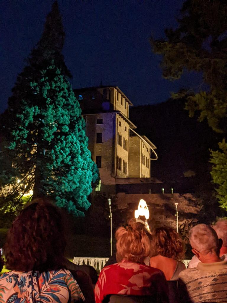 CultureVdA's tweet photo. #21luglio Al #castelloGamba risplende la grandiosa #Orbita di Massimo Uberti!
#Light #Art al #museo di arte moderna e contemporanea della @Valle_dAosta 
@CasaTestori @AMACI_musei @aostasera @Abb_Musei @ustampavda @guichardaz @vvallet67 https://t.co/sPRr09nK4r