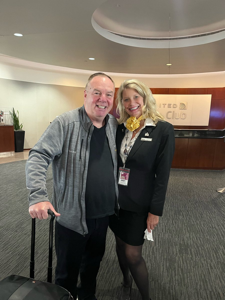 Always love connecting with United’s #1 Global Services passenger, Tom Stuker! He has racked up over 22 million miles and still flying the Friendly Skies proudly! He said he plans to be at 25 million miles by 2026!! Thank you, TOM!! ✈️🙌🏻‼️@UnitedinDEN @jonathangooda @MattatUnited