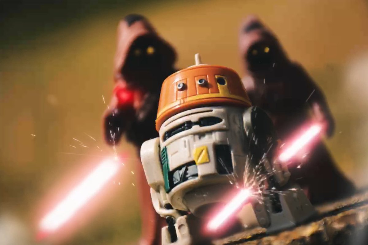 ReadFiveDesigns's tweet photo. Chop Chop

#readfivestandingby #starwars #kenner #hasbro #starwars375 #starwarspics #toyphotography #hasbrostarwars #starwarschopper  #TPOTF #rebels #starwarsrebels #jawa #jawas #Utinni #droid #Chopper https://t.co/J0bonSjDI6