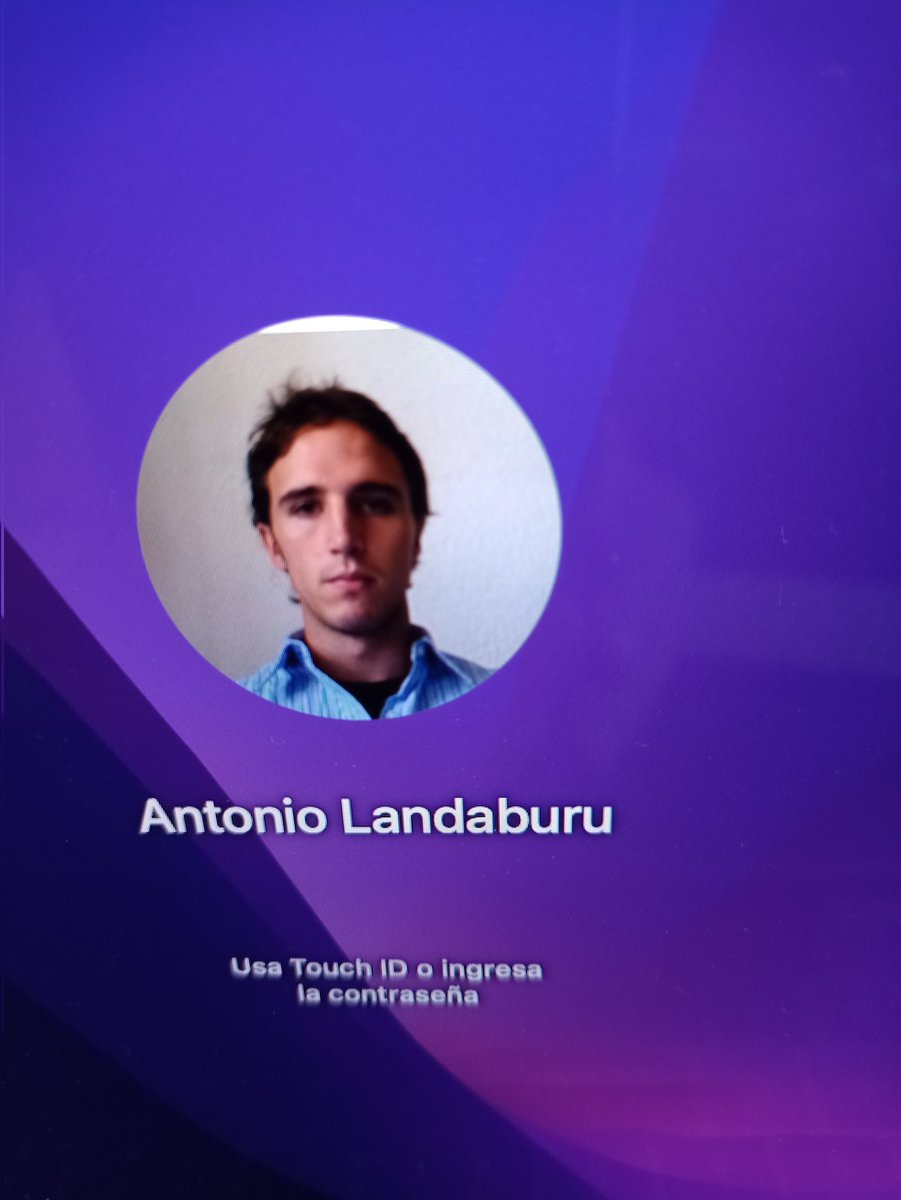 - Mira papá, eres tu
- Sí
- Pero con el pelo parado... Cuando eras niño...

Primero me dejan calvo y luego me critican