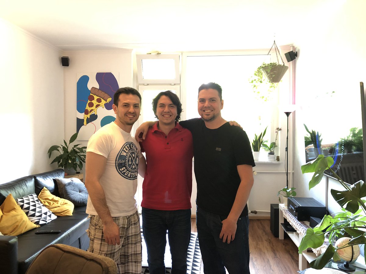 El_HomarGarcia's tweet photo. Estar los 3 juntos de nuevo, uno de los momentos más felices de mi vida. 

Me hacía demasiada falta abrazarlos, bromear, platicar y ayudarnos. 

Los quiero un chingo!
Pronto nos veremos de nuevo, lo prometo 🥹

- Ich kann nicht, Mann! - https://t.co/3K6jMFjChF