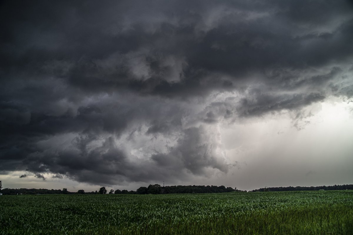 _phos3's tweet photo. It was great to chase yesterday and see cloud structure. This storm ended up being tornado warned as we approached the London/St Thomas area. 
#onwx #onstorm #cloudchasers https://t.co/4DPm9qjkDU