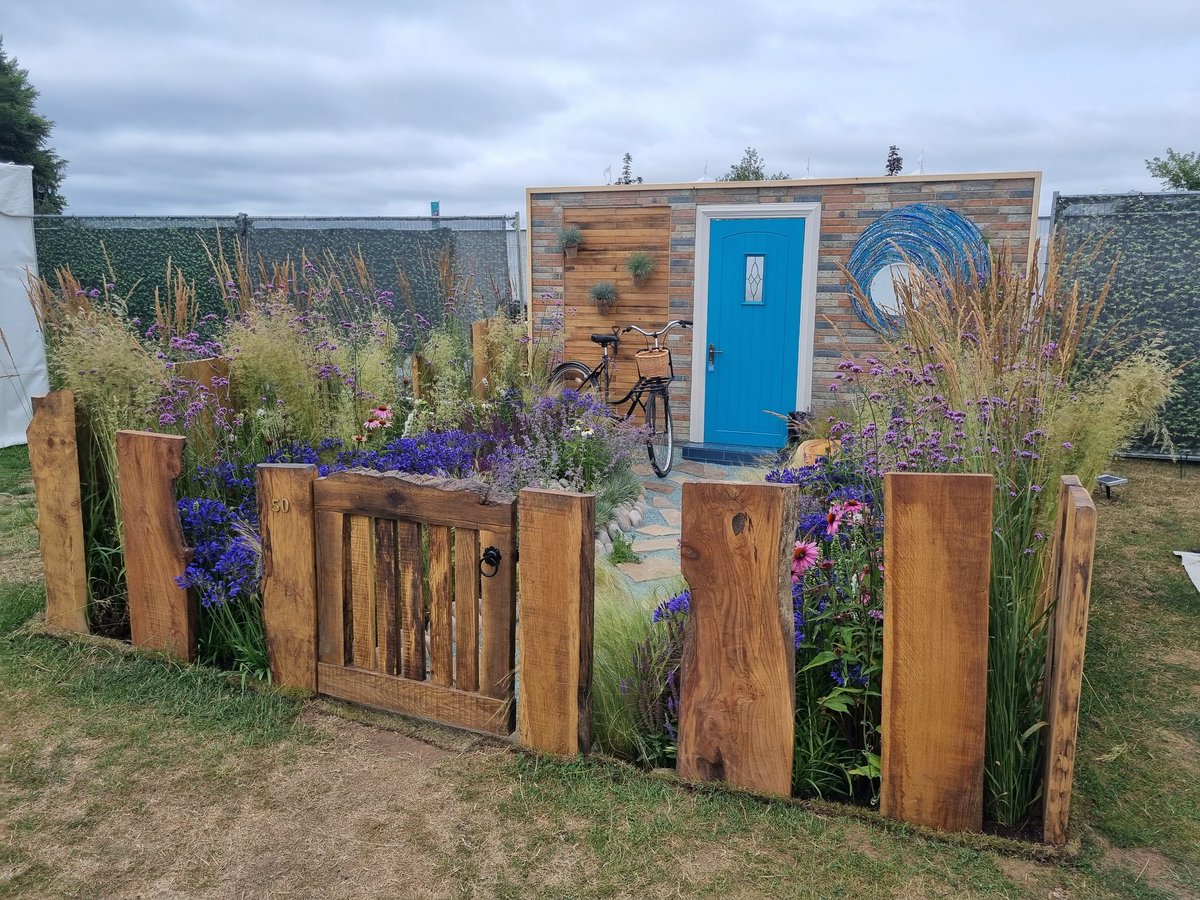 petrus_cmty's tweet photo. There's still time to vote for our garden for the People's Choice Award! Visit https://t.co/t1L5zTixWI and choose Petrus Community: Journey Home in the Greener Front Gardens category. It takes less than a minute and voting closes at 12pm tomorrow. Thank you! 
#RHSTattonPark https://t.co/cSx7u3ZeP8