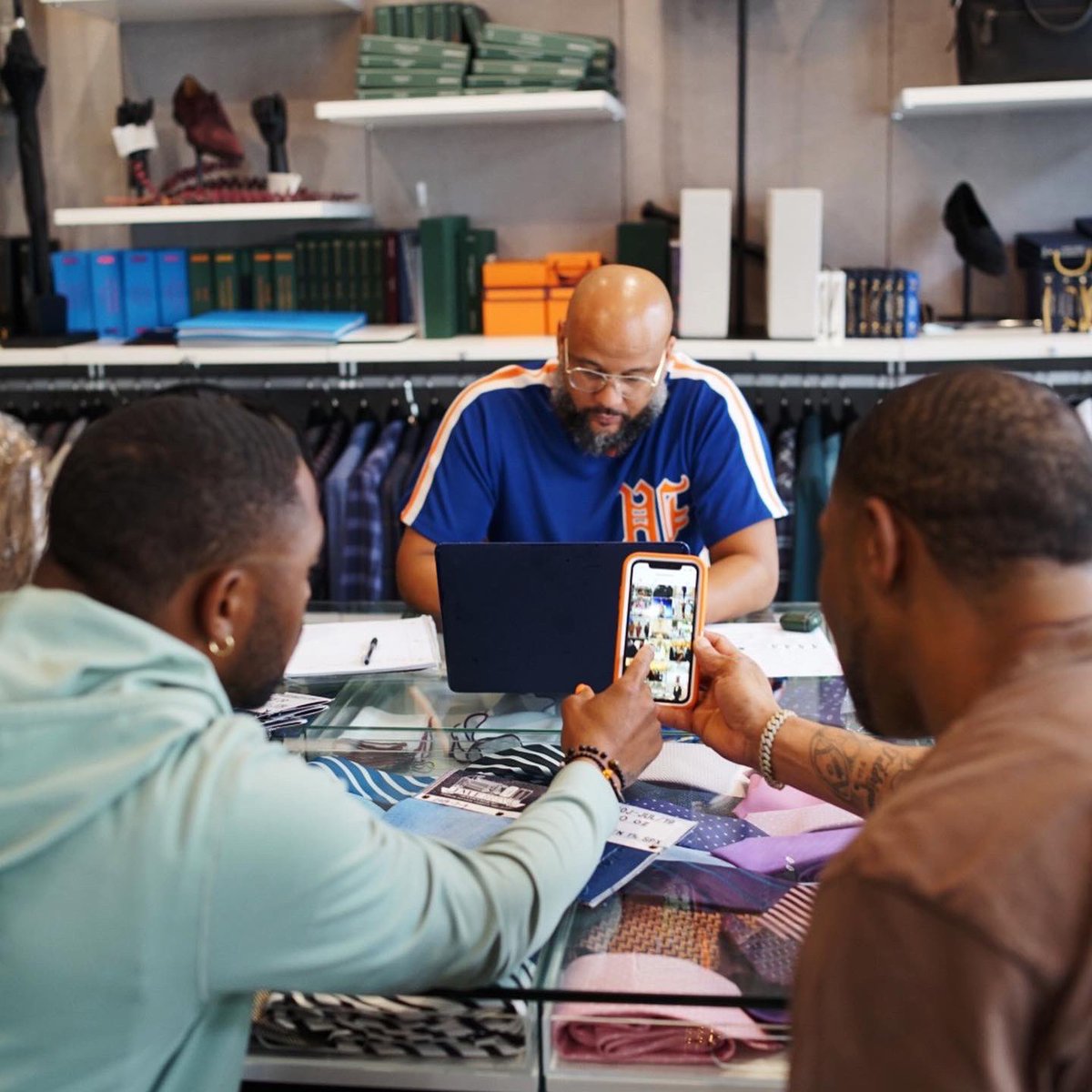 jaquialdurham's tweet photo. Always a good time at @HideokiBespoke, even got my dad right this time. I’m excited about the custom looks that we got coming for the next @SouthernPrisCul documentary screening.
#hideoki
#fatherandson
#hideokibespoke https://t.co/lBouH92Gnd