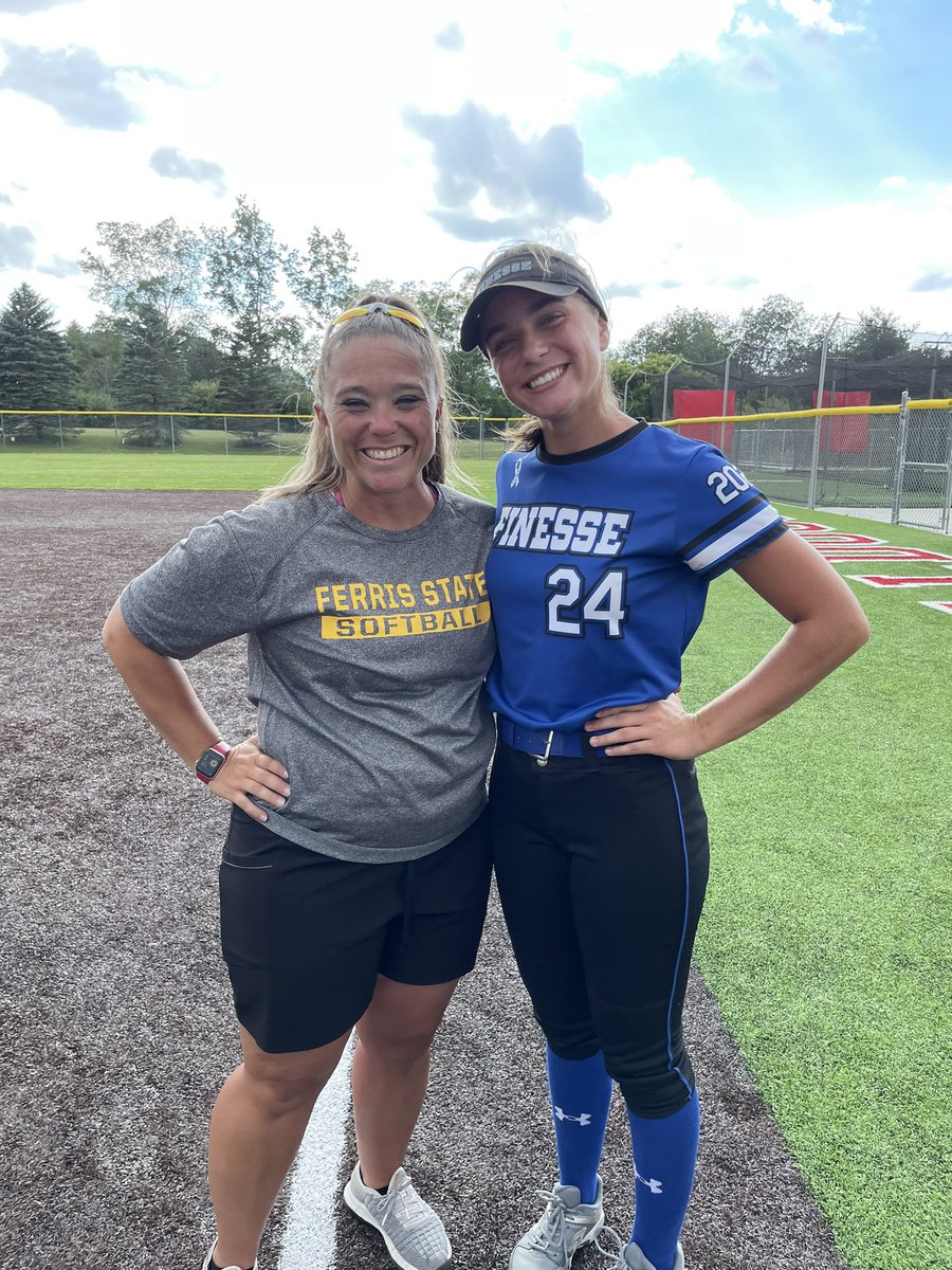 SophiaPaluk's tweet photo. Thank you so much @kschalk6 and @FSU_SB for an amazing camp yesterday! I had a great time and can’t wait to be back! @16uNeal https://t.co/nCGCIdFxhP