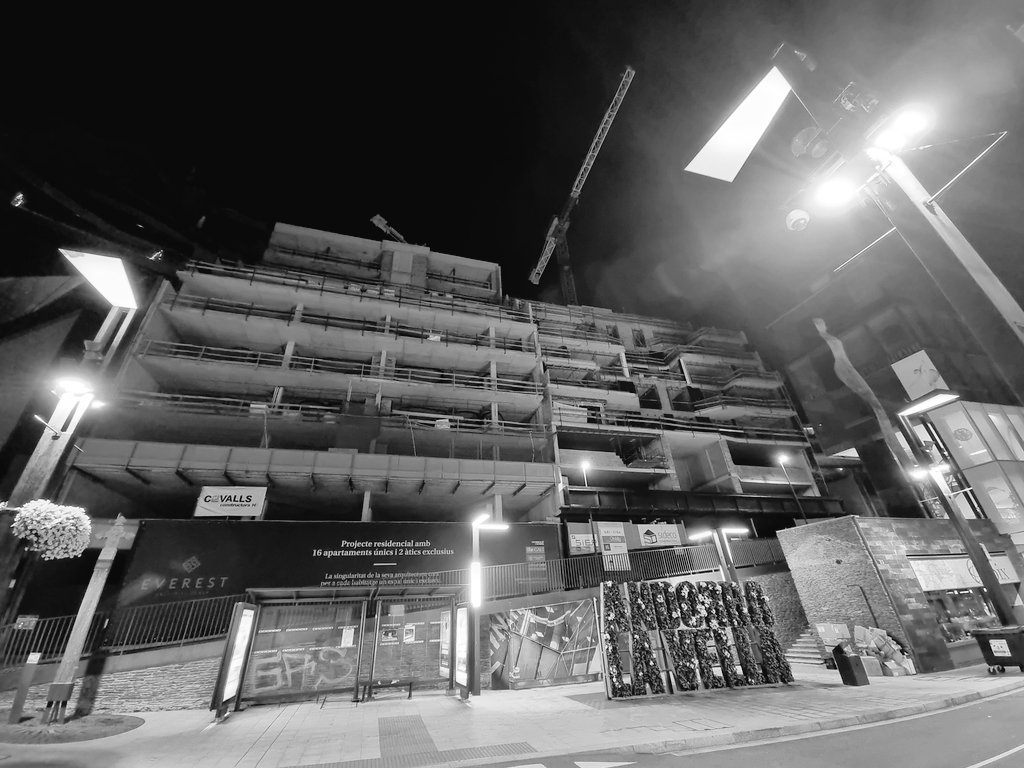 jecbosch14's tweet photo. #construccio #formigo #afull #andorralavella #andorra #andorrabloggers #blackandwhite #blackandwhitephotography https://t.co/FwqTN8sEQU
