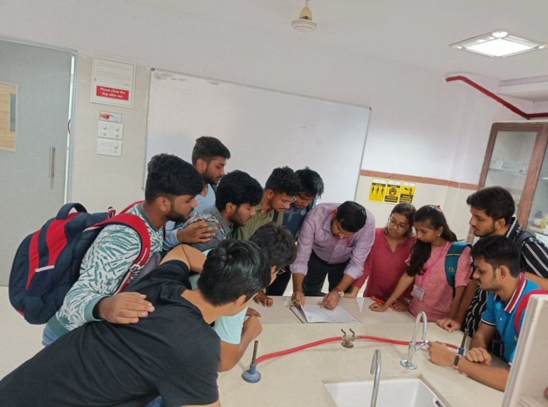 Snehal2601's tweet photo. AICTE internship Day-7 (20/07/2022)

To succeed in your mission, you must have single-minded devotion to your goal
Under the guidance of Nodal
officer Dr. Lochan Jolly.
The first step towards the beautification.

#missionamritsarovar https://t.co/PfDNS22rm7