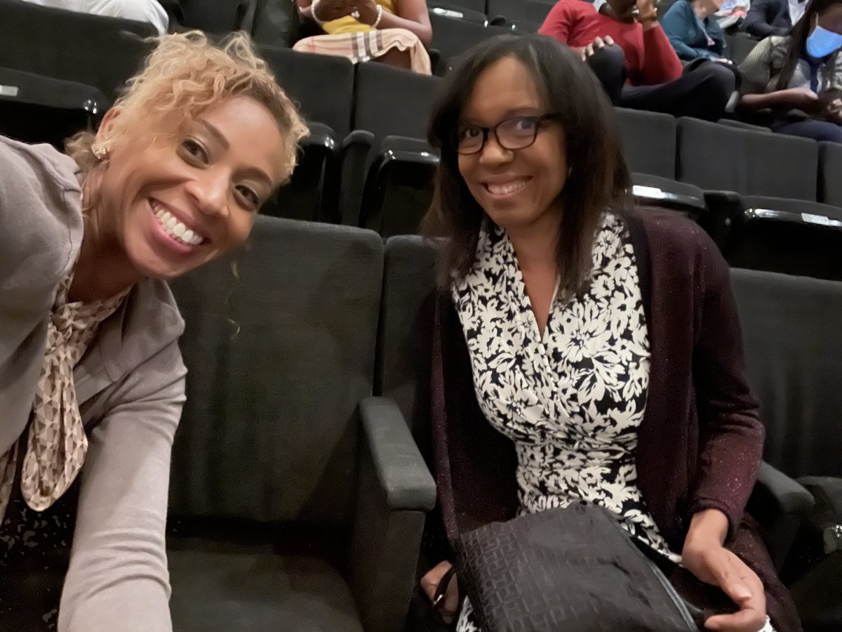 ray_mullens's tweet photo. Met a new friend! Gina Ford, new Assistant Principal @LamarHS. You are going to do some amazing things. Remember to trust the process! #HCDEleads #LEVELUPHHS @gcouros https://t.co/Wh4GQQyQ3d