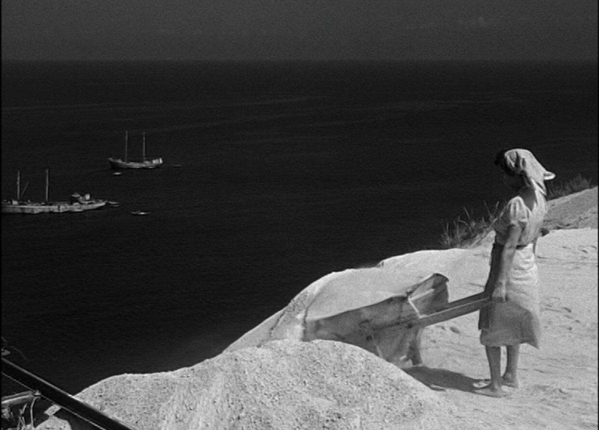 cathorawe's tweet photo. Not just Stromboli but, the superior, I maintain, Vulcano (Dieterle), starring Magnani after Rossellini dumped her for Bergman. One of her greatest roles #volcanofilms https://t.co/J0Ht4d2GIE